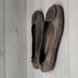 Tory Burch Womens Classic Reva brown distressed Leather Flats Ballet shoes sz 9M